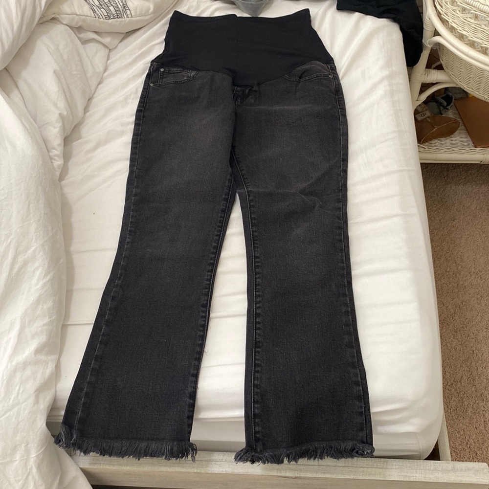 Pinkblush maternity jeans. Distressed hem, so cute! 💓